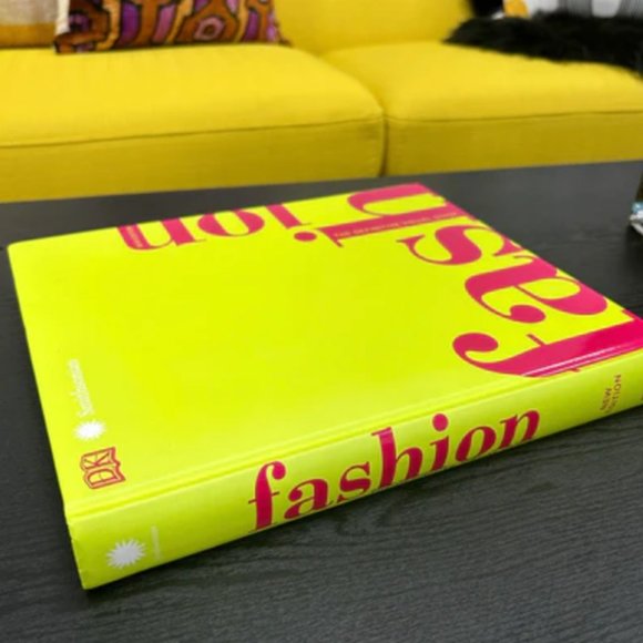 Fashion Book by DK (The Definitive Visual History) unused!! - Picture 1 of 1
